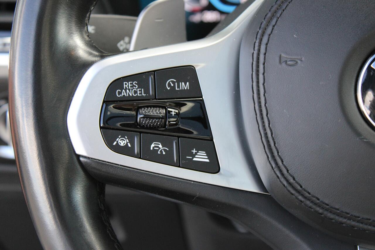 BMW X3 xDrive30e High Executive M Sport Automaat / Panoramadak / Trekhaak / Sportstoelen / Adaptieve LED / Comfort Access / Stoelverwarming / BMW Live Cockpit Professional