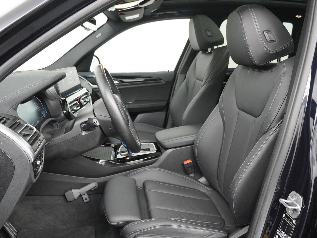 BMW X3 iX3 Executive 80 kWh | M Sportpakket | Glazen Panoramadak | Active Cruise Control | Stoelen elektrisch verstelbaar | Leder | Stoelverwarming | Camera