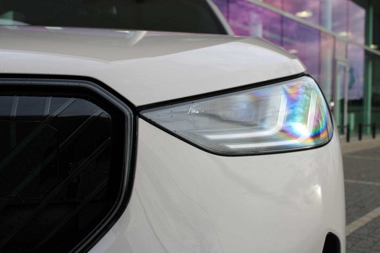 BMW X3 30e xDrive M Sport Automaat / Panoramadak / Trekhaak / Sportstoelen / Adaptieve LED / Stoelventilatie / Parking Assistant Plus / Stuurverwarming