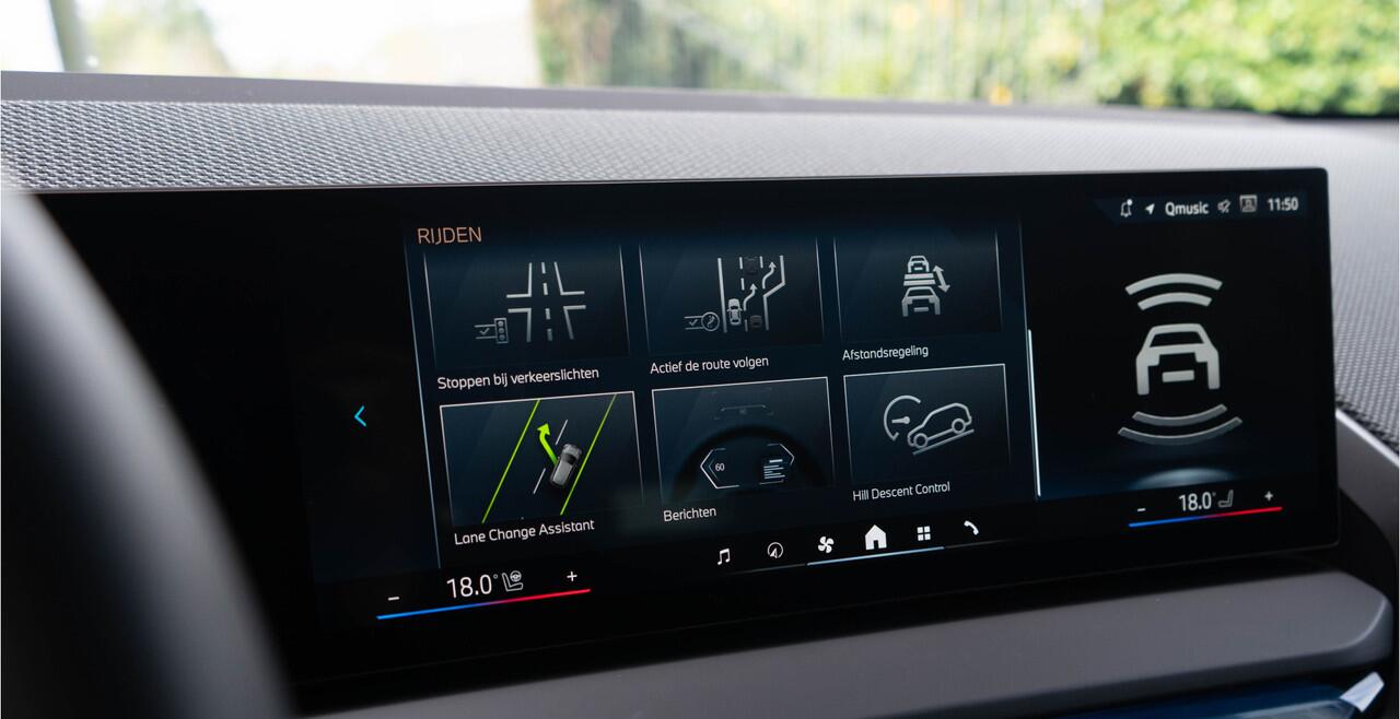 BMW X3 30e xDrive / M- Sport/ Live Cockpit/ Adaptive Cruise Control/ Panoramadak/ 220kW 300PK)