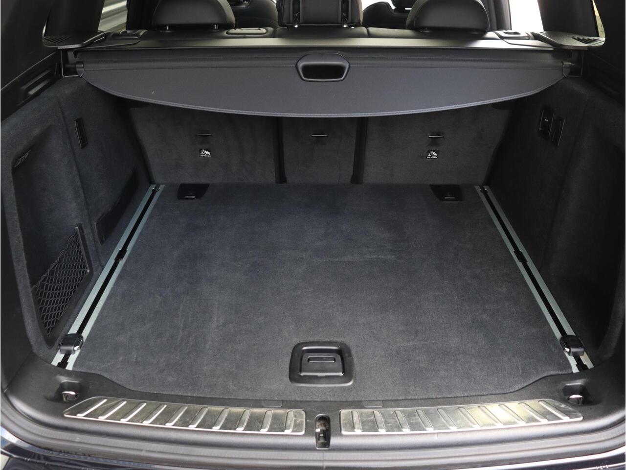 BMW X3 xDrive20i | High Executive | M Sportpakket | Panodak | Parking Pack | Hi-Fi | Getint Glas | 19'' LMV