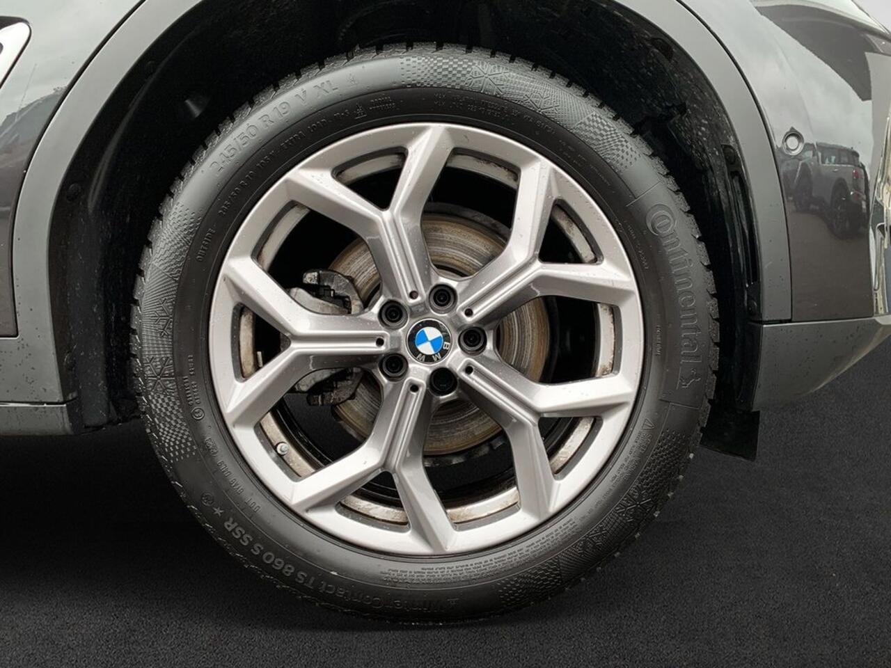 BMW X3 xDrive20i ACC Trekhaak Leder Sportstoelen Live Cockpit Harman Kardon Stoelverwarming Stuurverwarming