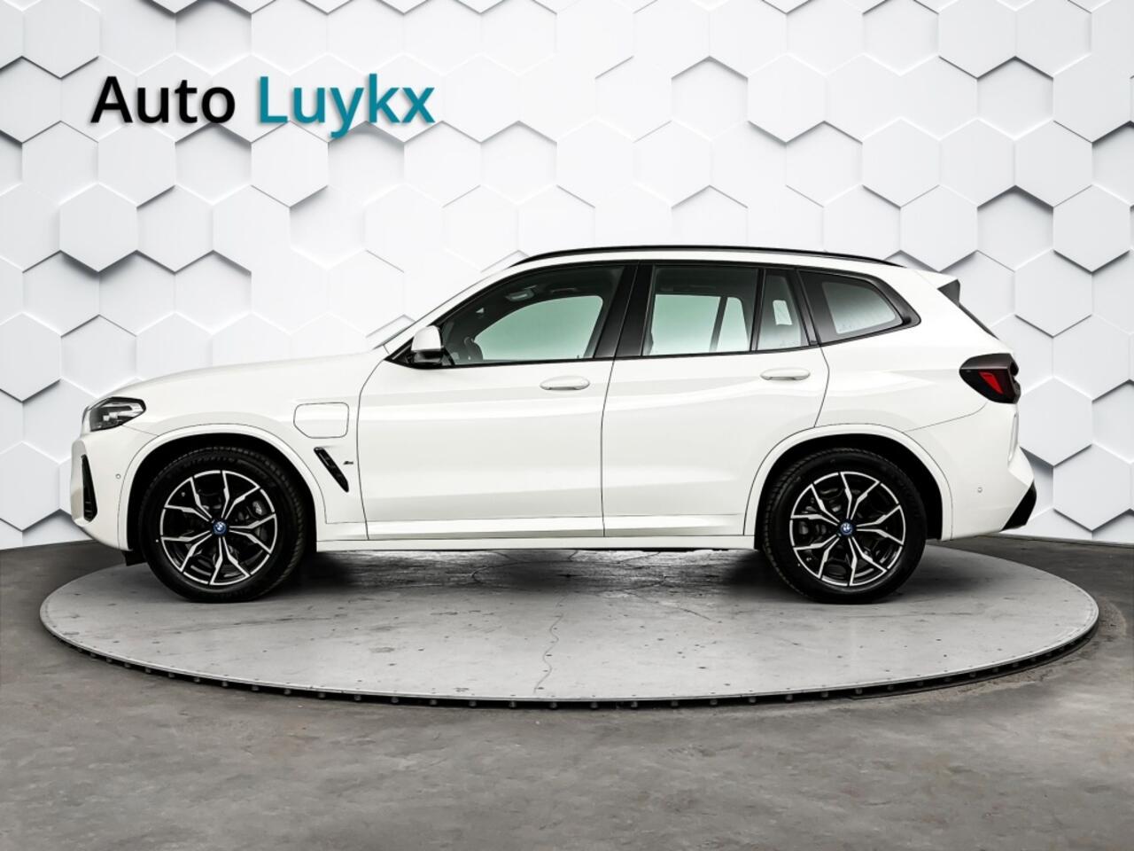 BMW X3 xDrive30e M-Sport | BLACK FRIDAY WEEKEND DEAL | 19'' L.M. Velgen | Lederen Bekleding | Elektrische Achterklep