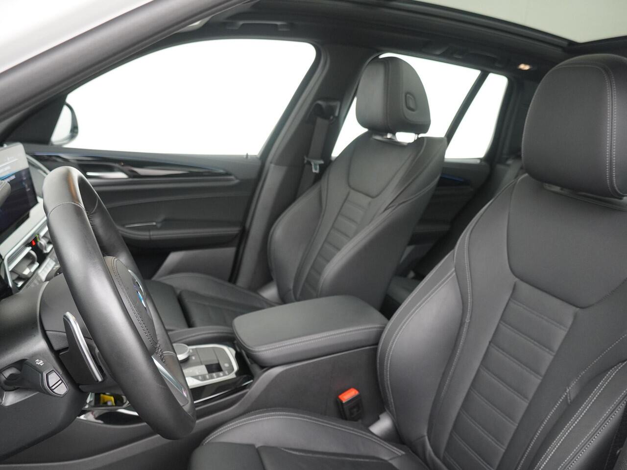 BMW X3 xDrive30e | M-Sportpakket | Panoramadak | HiFi | 19''
