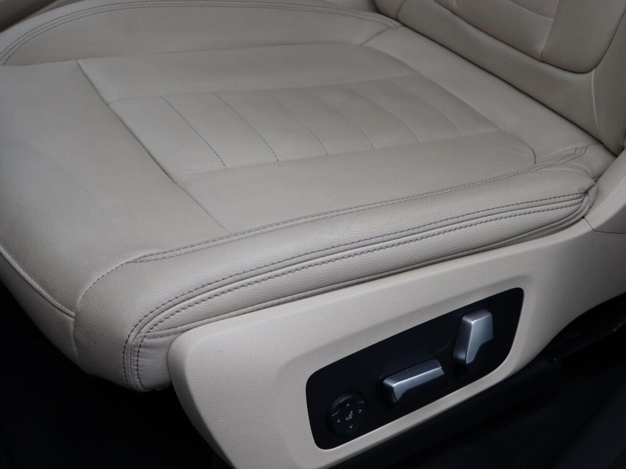 BMW X3 xDrive20i High Executive Edition | Driving Assistant Plus | Head-Up Display | Parking Pack | Elek. stoelen | 18"