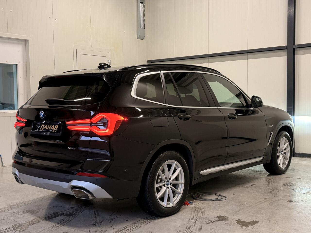 BMW X3 xDrive30e | Stoelverwarming | Achteruitrijcamera | Trekhaak | Cruise | Apple Carplay / Android Auto |