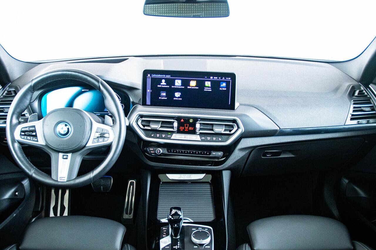 BMW X3 xDrive30e High Executive M Sport - Panoramadak - Comfort Access - Parking Assistant Plus - Active Cruise Control - Hifi - Ambient Air pakket - Getinte ruiten - Stuurwielrand verwarmd - Elektrisch verwarmde voorstoelen -