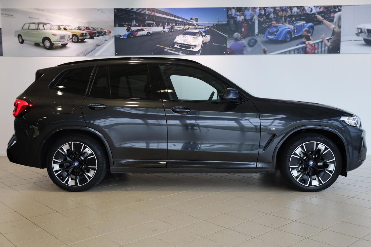 BMW X3 iX3 Executive 80 kWh | M Sport | Comfort Access | Achteruitrijcamera | Voorstoelen Verwarmd