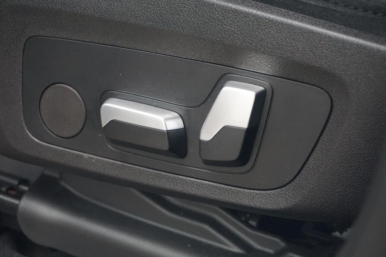 BMW X3 xDrive30e M Sportpakket 20'' / Panoramadak / Head-Up Display / HiFi System