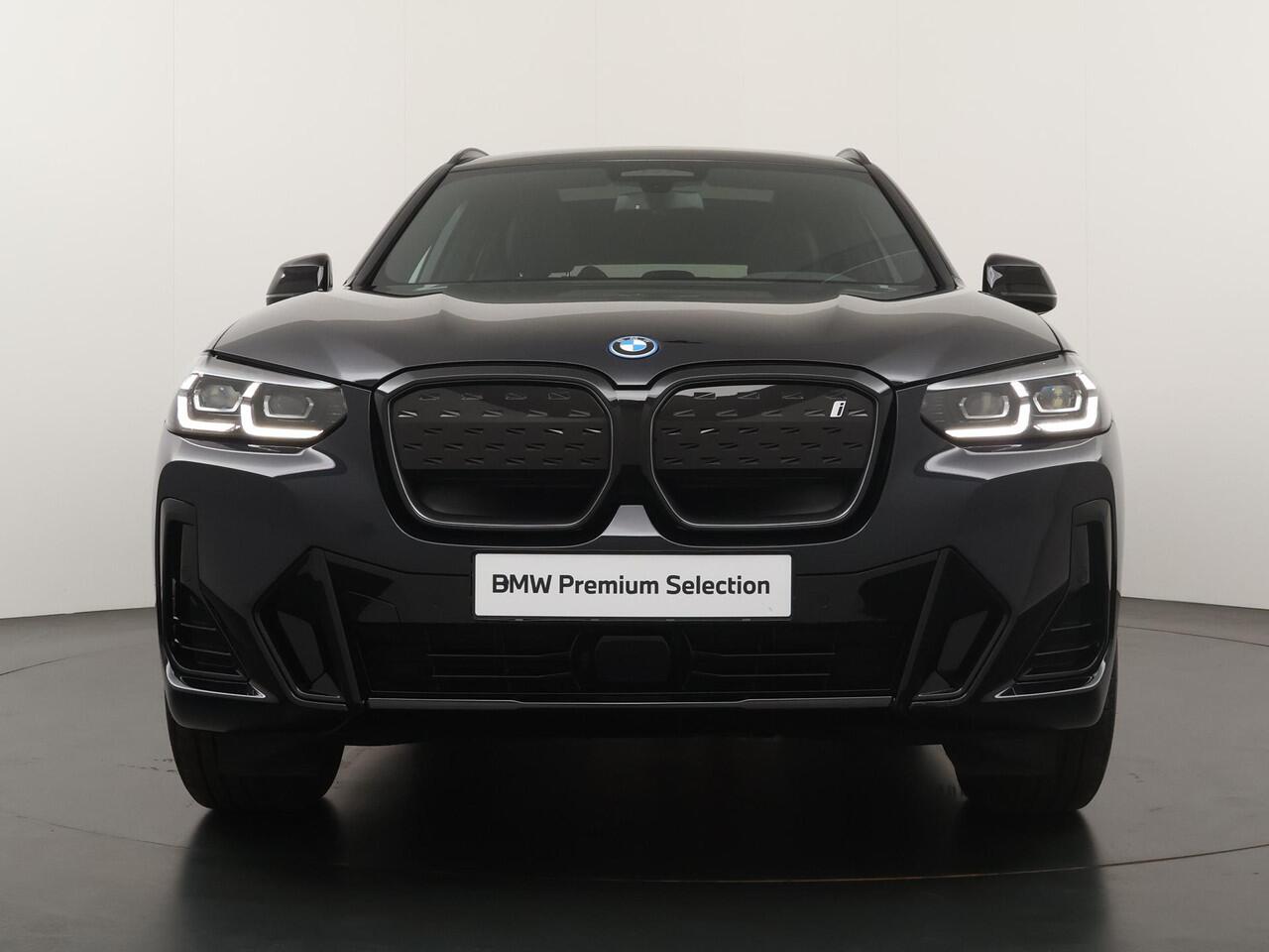 BMW X3 iX3 Executive 80 kWh | M Sportpakket | Glazen Panoramadak | Active Cruise Control | Stoelen elektrisch verstelbaar | Leder | Stoelverwarming | Camera