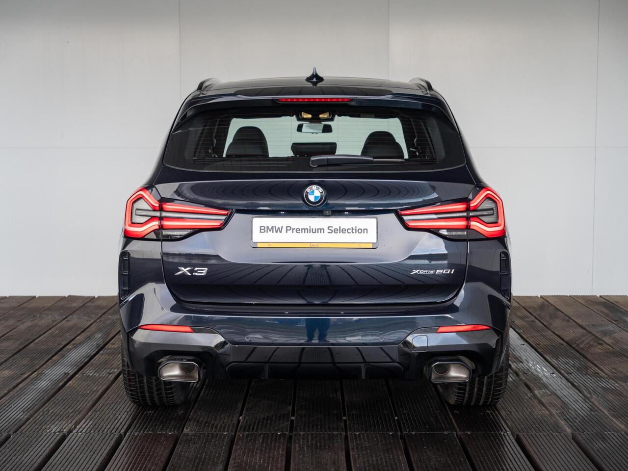 BMW X3 xDrive20i | High Executive | M Sportpakket | Comfort Access | Achteruitrijcamera | Panoramadak | Stoelverwarming | PDC | 20''