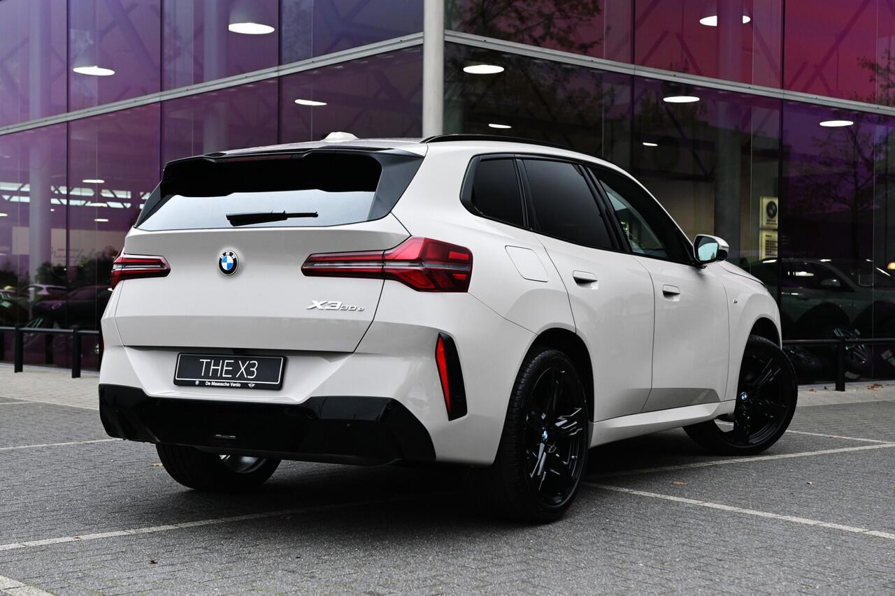 BMW X3 30e xDrive M Sport Automaat / Panoramadak / Trekhaak / Stoelventilatie / Parking Assistant Plus / Comfort Access / Adaptieve LED / Stuurverwarming
