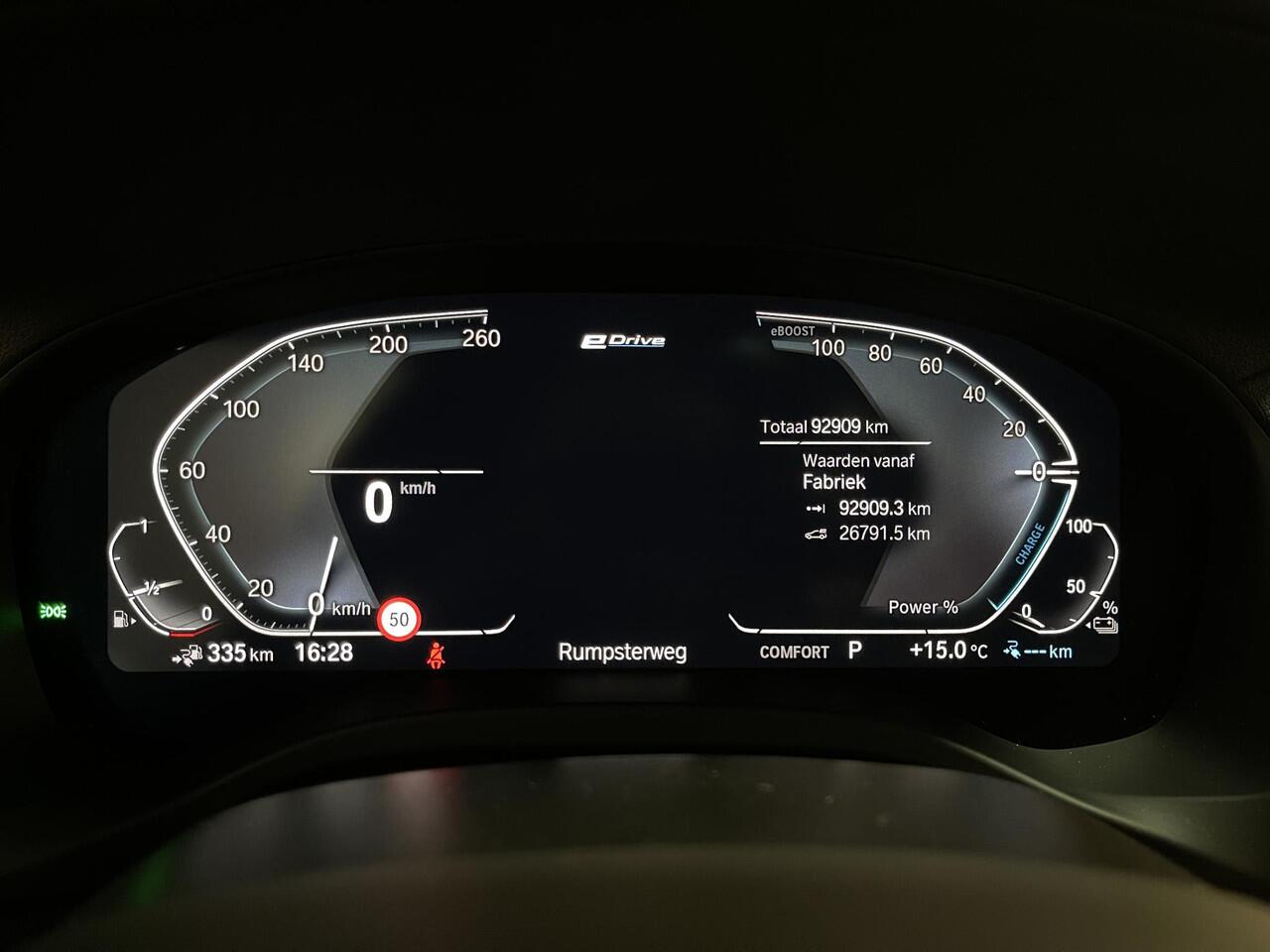 BMW X3 xDrive30e High Executive M Sport 19"/Leder + memory/Panoramadak/Harman Kardon/Trekhaak/Sport Steering/Stoelverwarming/Sfeerverlichting/360 Camera/Apple Carplay & Android Auto