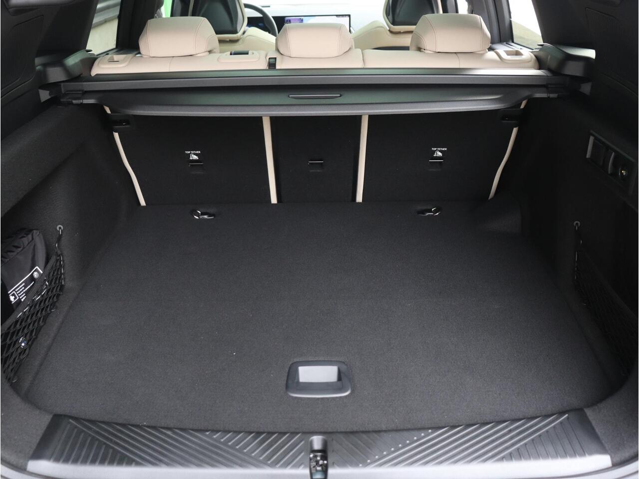 BMW X3 30e xDrive | M Sportpakket Pro | Panodak | Trekhaak | Driving Assistant Plus | Stoelventilatie | Parking Assistant Plus | Harman Kardon | 21'' LMV