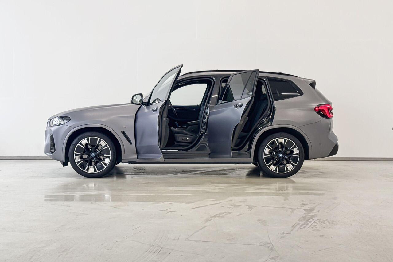 BMW X3 iX3 Executive Shadow Line Pack