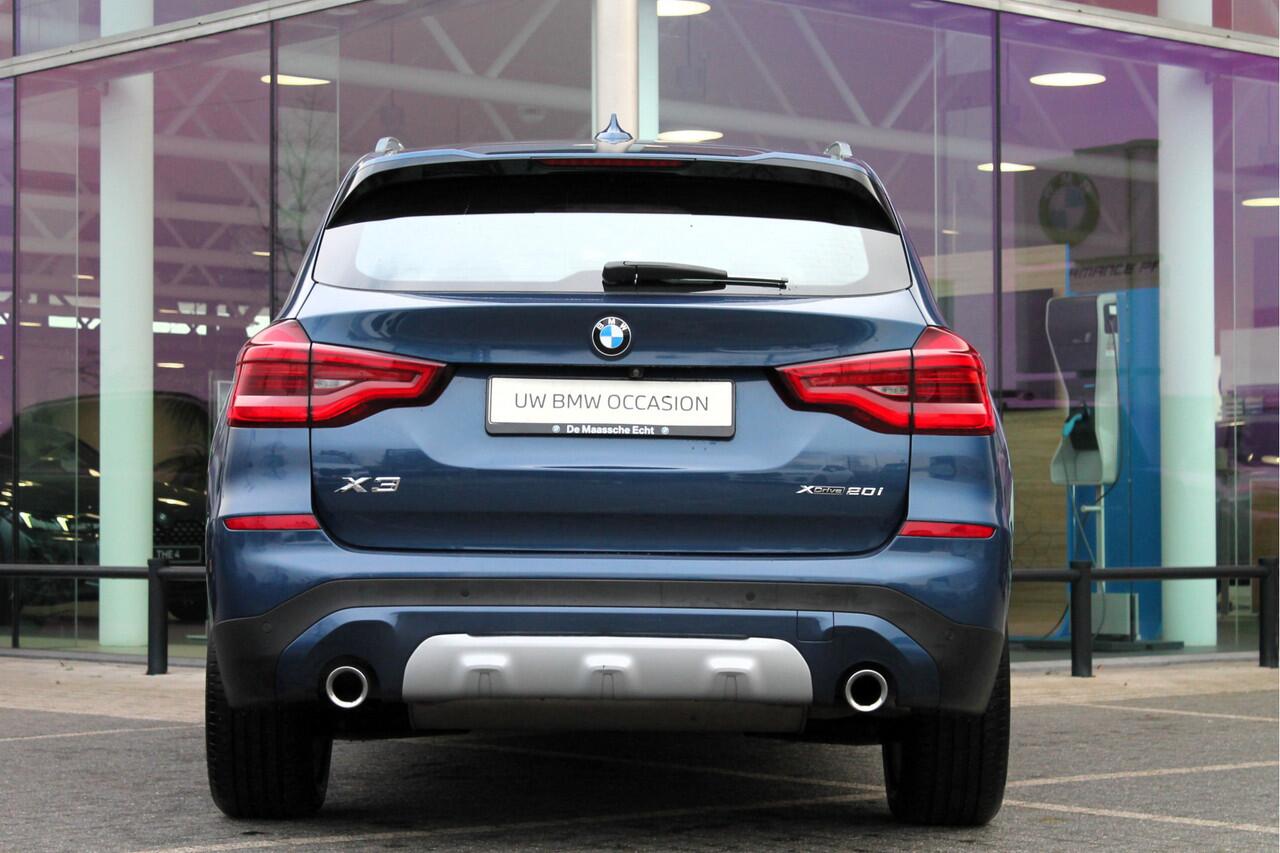 BMW X3 xDrive20i Executive xLine Automaat / Sportstoelen / LED / Parking Assistant / Navigatie Professional