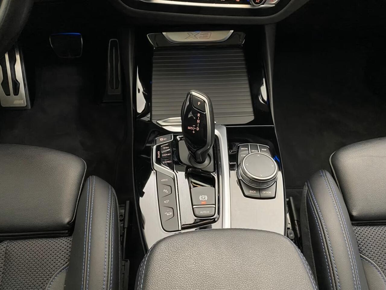 BMW X3 xDrive30e M-SPORT ** ADAPT LED, NAVI+, PANORAMA, TREKH, 20-inch LMV, CARBON SCHWARZ ** 1e EIG ** ** INFORMEER OOK NAAR ONZE AANTREKKELIJKE FINANCIAL-LEASE TARIEVEN **