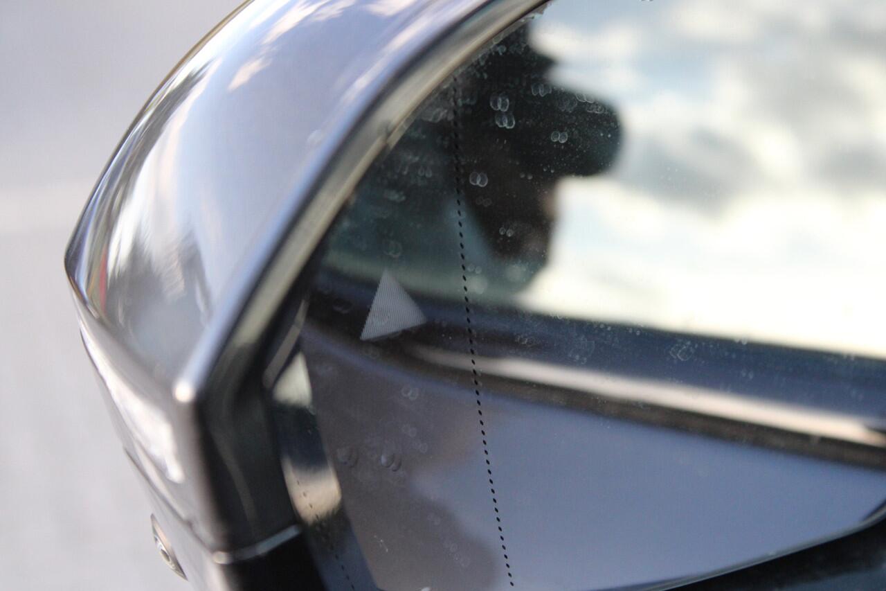 BMW X3 30e xDrive M Sport Automaat / Panoramadak / Trekhaak / Adaptieve LED / Stoelventilatie / Comfort Access / Parking Assistant Plus / Stuurverwarming