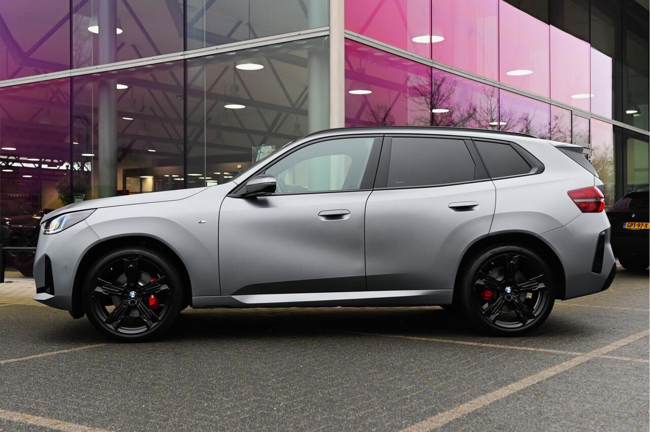 BMW X3 20 xDrive M Sport Automaat / Panoramadak / Trekhaak / Sportstoelen / Parking Assistant Plus / Adaptieve LED / Comfort Access