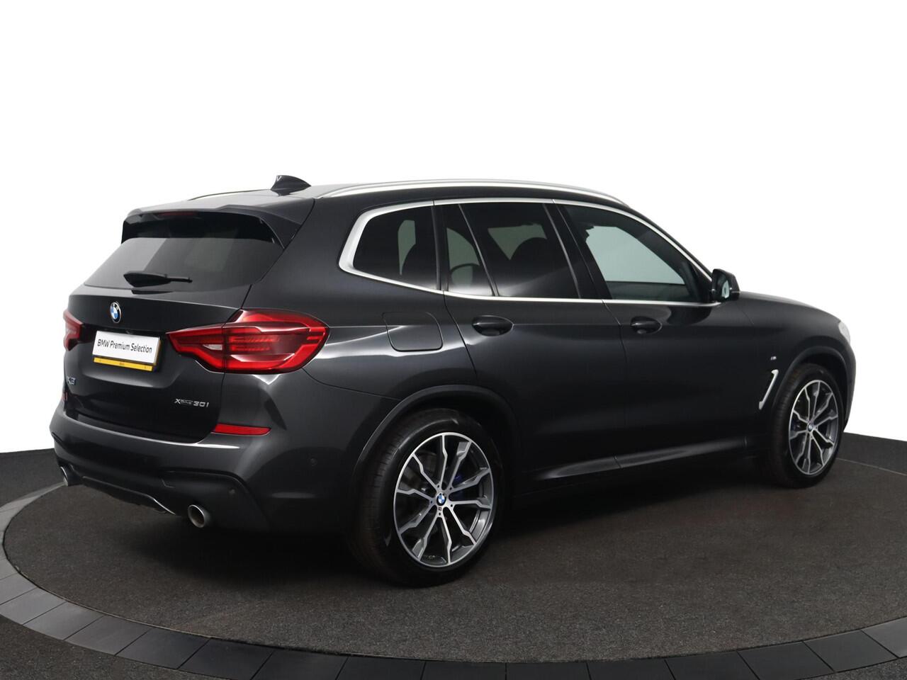 BMW X3 xDrive30i High Executive | Trekhaak | Harman/Kardon | Voorstoelen Verwarmd | extra getint glas achter |
