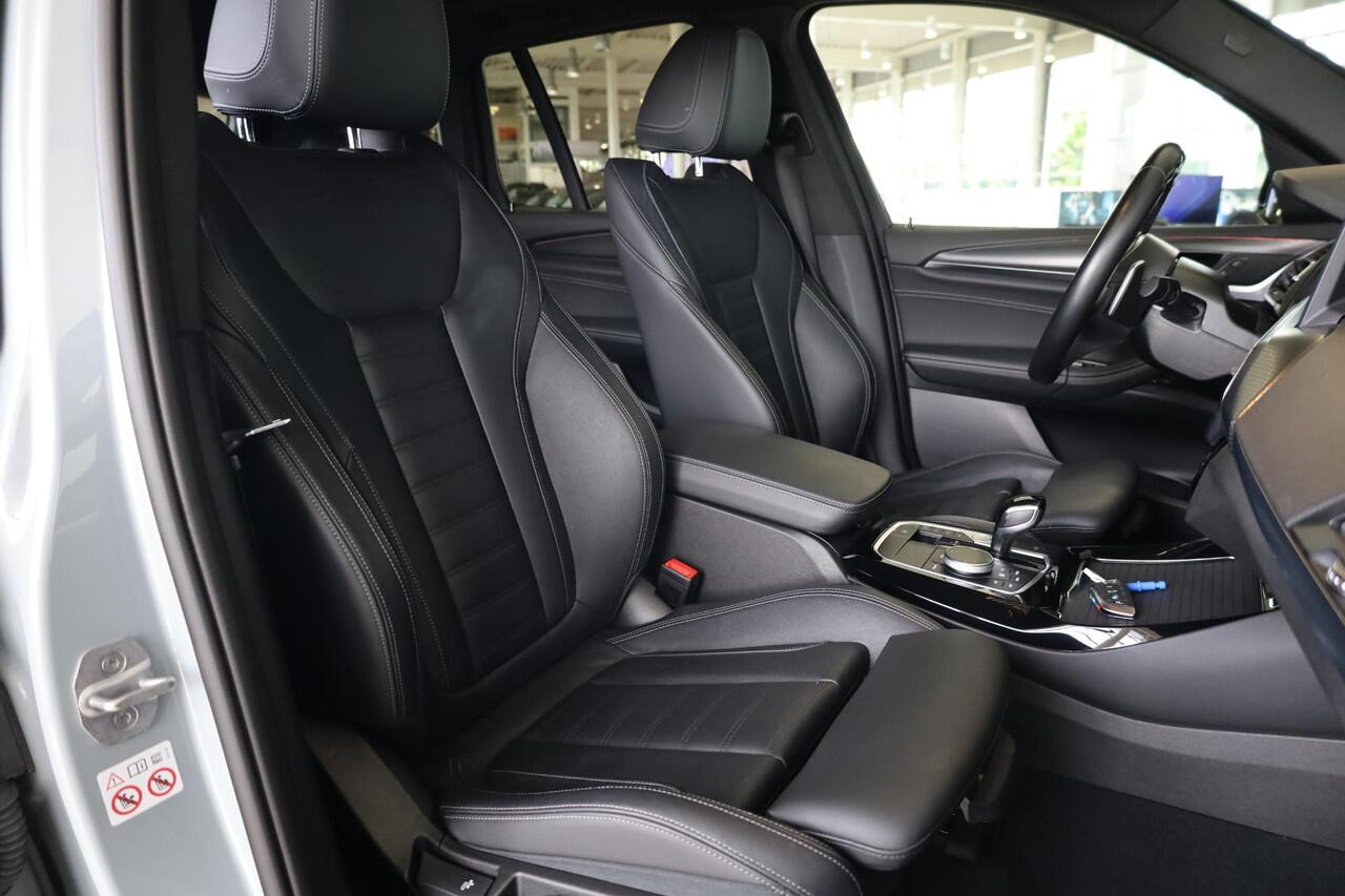 BMW X3 xDrive20i High Executive | M Sportpakket | Elektrische trekhaak | Driving Assistant