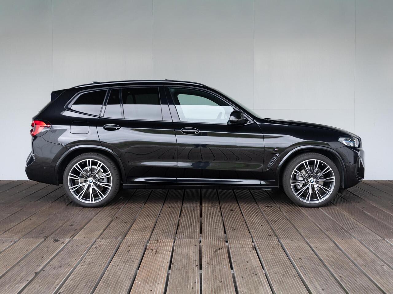 BMW X3 xDrive30e | M Sportpakket | M Sport Stoelen | Head-Up Display | Panoramadak | Stuurwielrand verwarmd | Comfort Access | Achteruitrijcamera | 21''