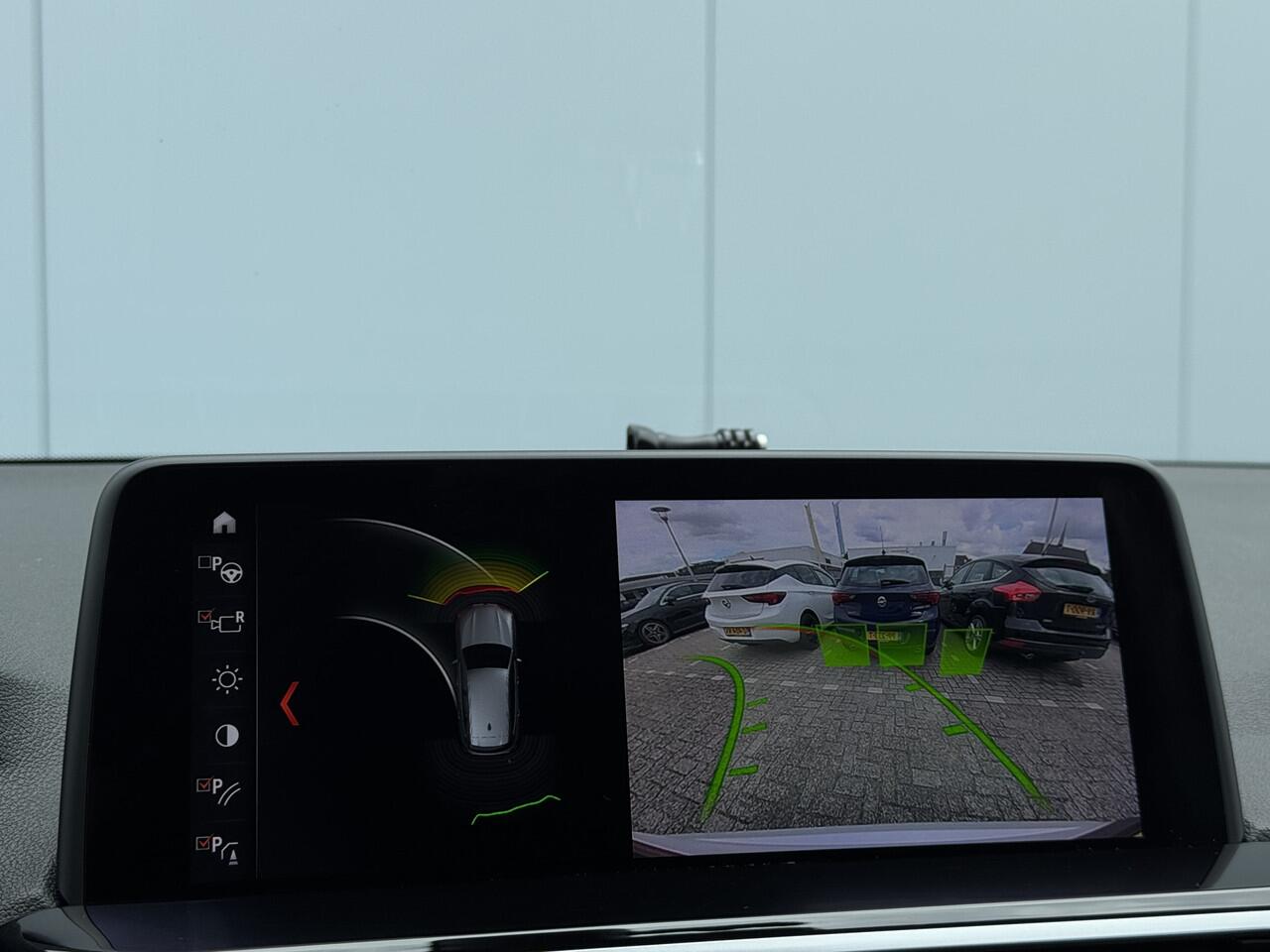 BMW X3 xDrive20i High Executive Leer/Camera/20inch.