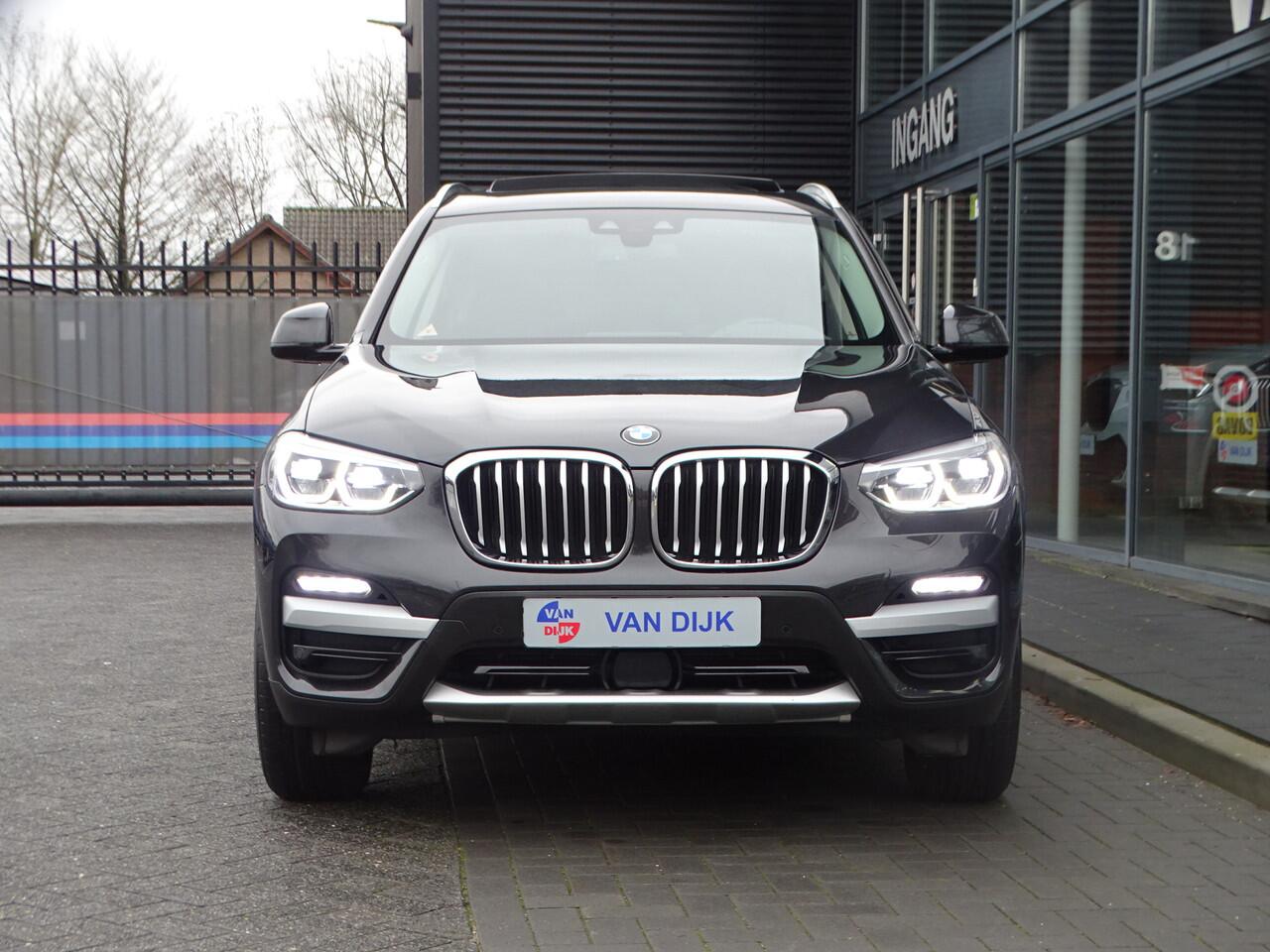 BMW X3 xDrive30e High Exe. X-Line Pano.Dak Elek.Trekhaak Driv.Ass.Plus Leder Head-up Ada.Onderstel HiFi 18"LM Velgen