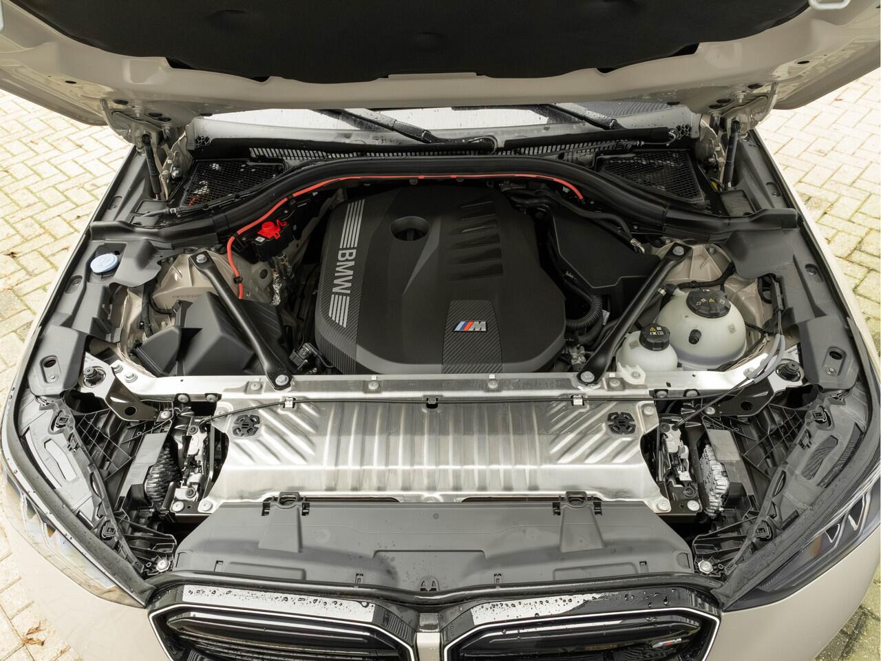 BMW X3 M50 - M-Sport Pro - Pano - Harman Kardon - Stoelventilatie - Iconic Glow