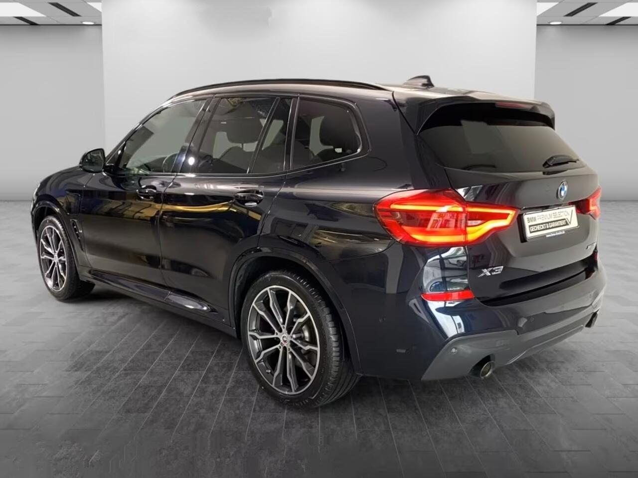 BMW X3 xDrive30e M-SPORT ** ADAPT LED, NAVI+, PANORAMA, TREKH, 20-inch LMV, CARBON SCHWARZ ** 1e EIG ** ** INFORMEER OOK NAAR ONZE AANTREKKELIJKE FINANCIAL-LEASE TARIEVEN **