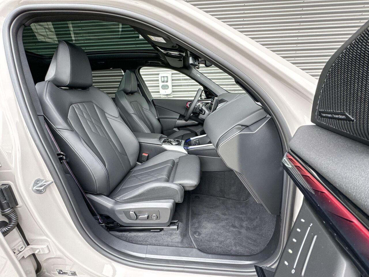 BMW X3 30e xDrive | Trekhaak met elektrisch wegklapbare kogel | Glazen panoramadak