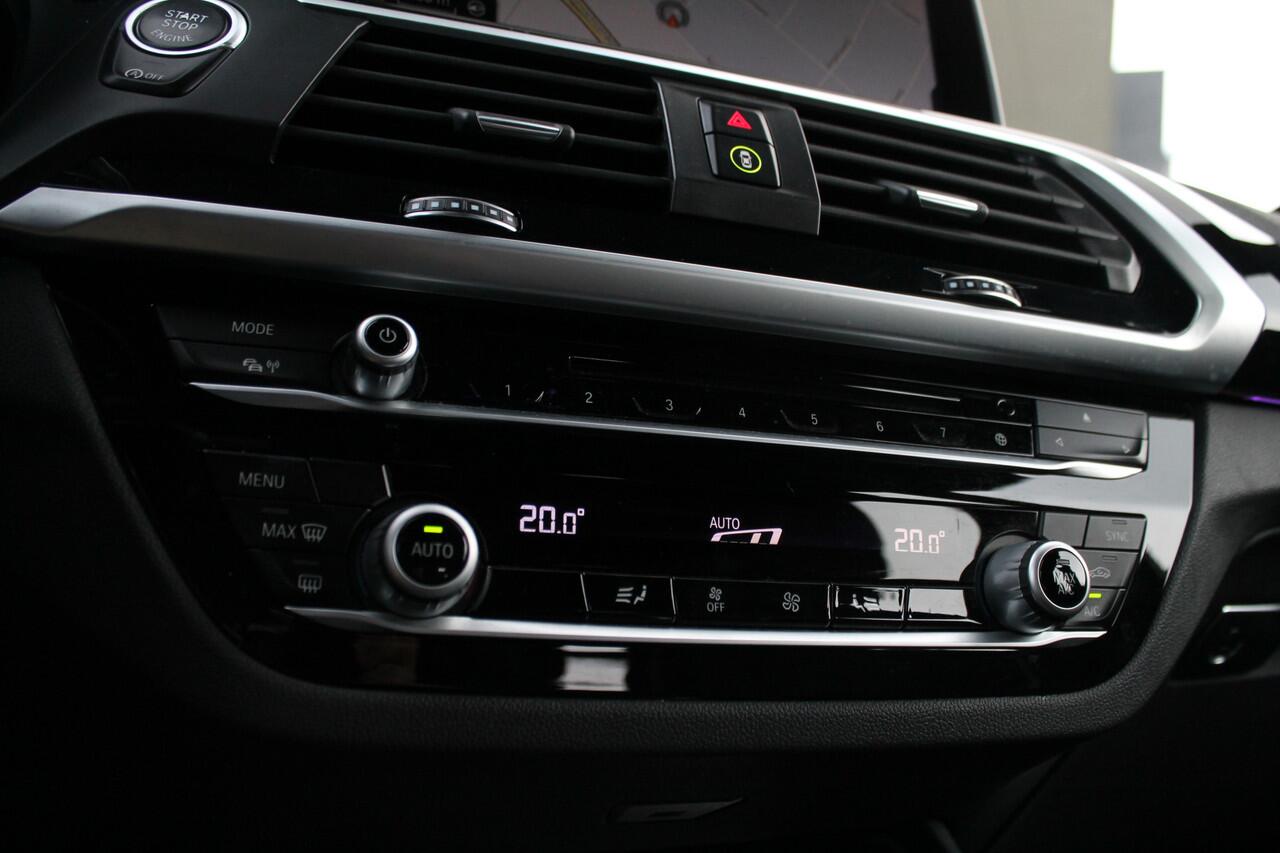 BMW X3 xDrive20i Executive xLine Automaat / Sportstoelen / LED / Parking Assistant / Navigatie Professional