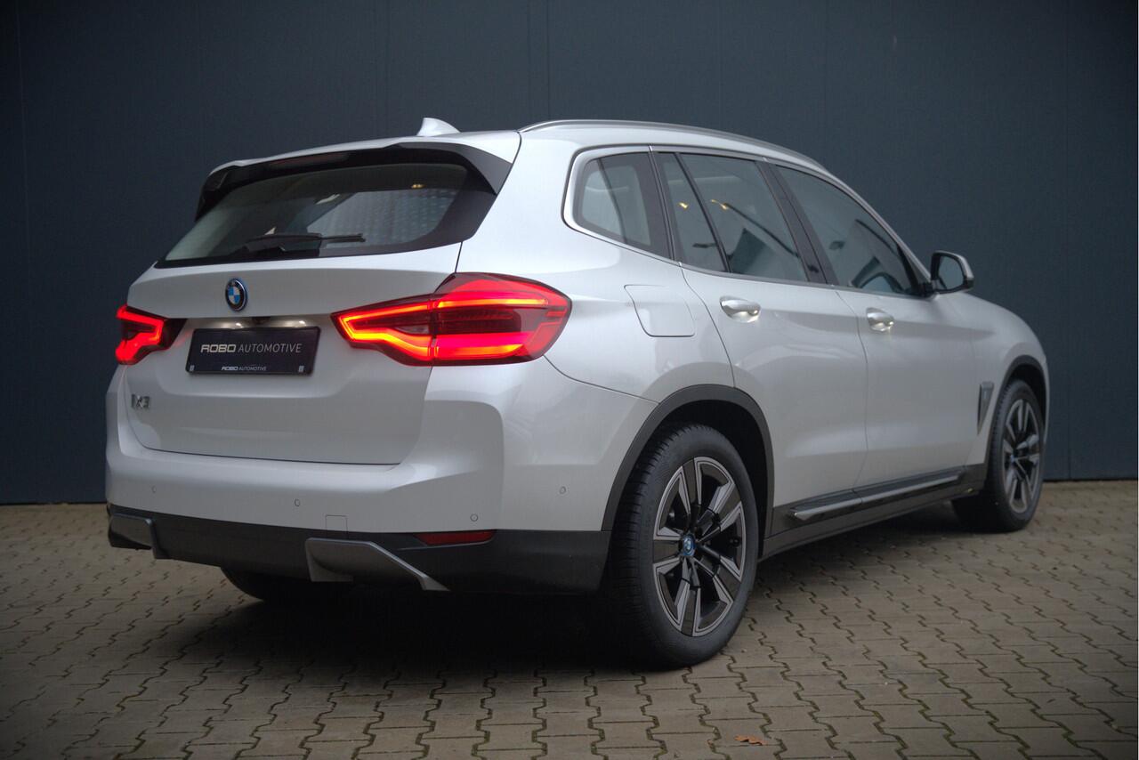 BMW X3 iX3 Executive 80 kWh | Panoramadak | Keyless | Stoelverwarming | Camera | Adaptief Onderstel | Adaptive LED | Elektrische Stoelen | Apple Carplay | Navigatie | Ambiance Verlichting