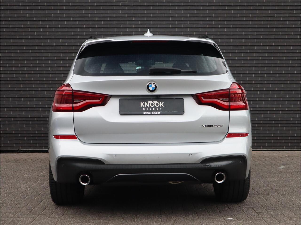 BMW X3 xDrive20i High Executive M Sport Pakket Automaat / Navigatiesysteem Professional / Trekhaak / Achteruitrijcamera / Leder / 20 Inch / Hifi / Shadow Line / Stoelverwarming / LED-koplampen / DAB+