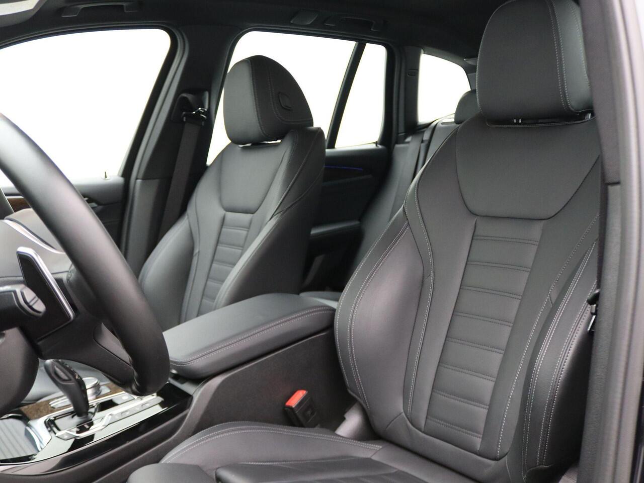 BMW X3 xDrive30e High Executive | M Sportpakket | Audio Media Pack | Parking Pack | Safety Pack | BMW Personal CoPilot Pack | 19''