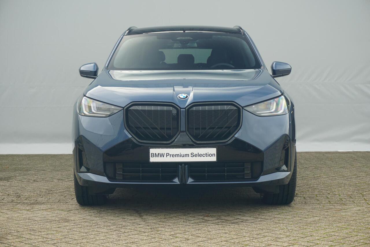 BMW X3 30e xDrive M Sportpakket Pro 21'' / Panoramadak / Trekhaak / Elektrisch Verstelbare Stoelen
