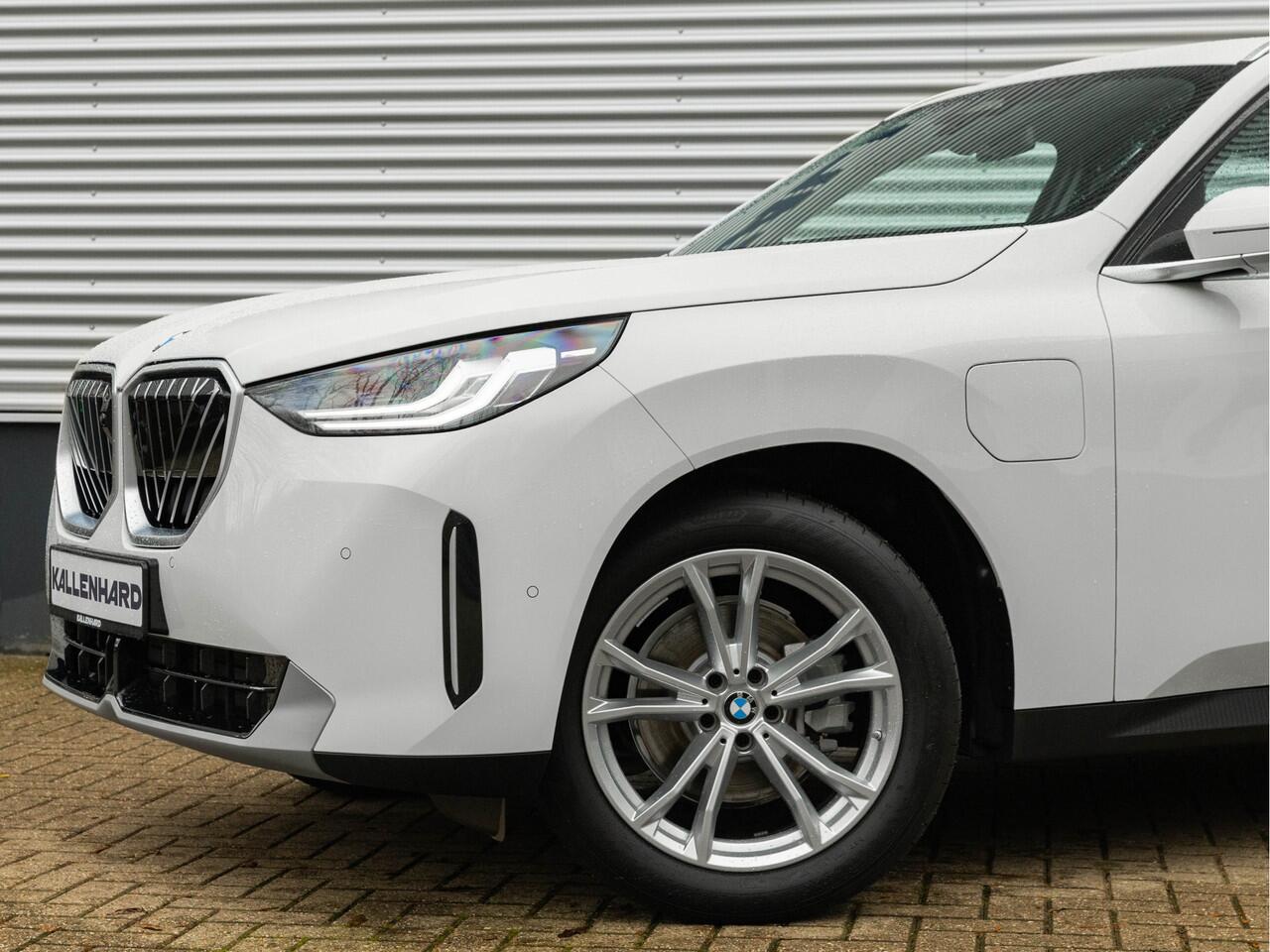 BMW X3 30e xDrive - Trekhaak - Active Cruise - Head-up - 360° Camera