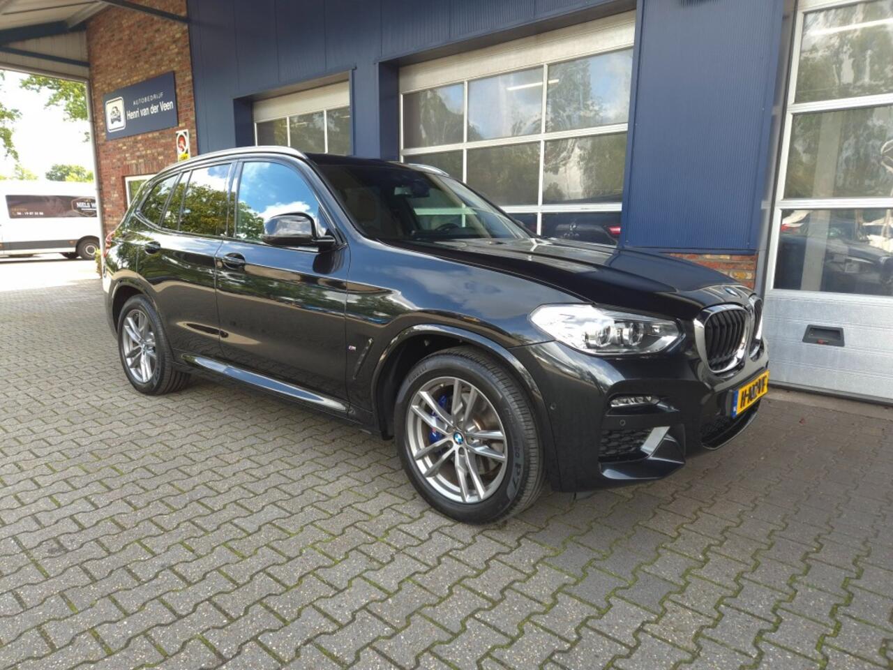 BMW X3 XDRIVE30E HIGH EX. M-SPORT. PANO. HEAD UP ALL IN PRIJS