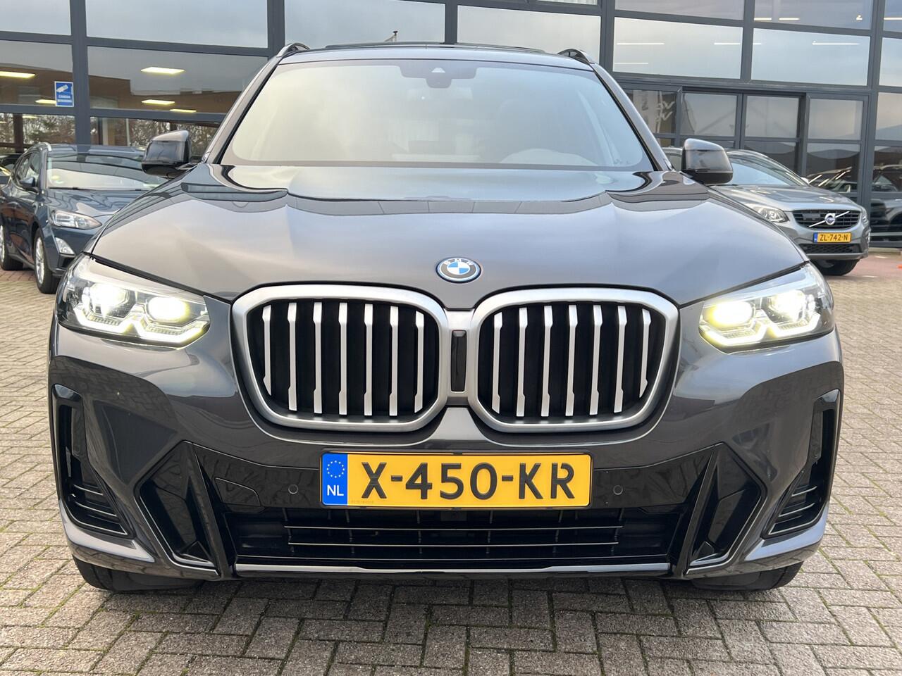 BMW X3 xDrive30e M-Sport Business Edition Plus Navigatie Panoramadak Elektrische Sportstoelen Leder Stoelverwarming Led Dab Getint Glas NL Auto 1e Eigenaar Plug In Hybride BTW
