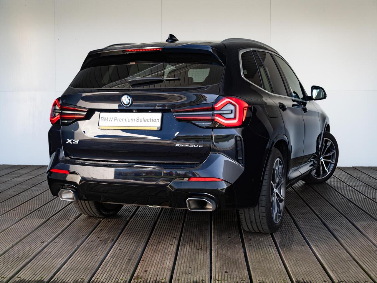 BMW X3 xDrive30e | High Executive | M Sportpakket | Comfort Acces | Harman Kardon | Head-Up Display | Elektrische Trekhaak | 20'' | Panoramadak