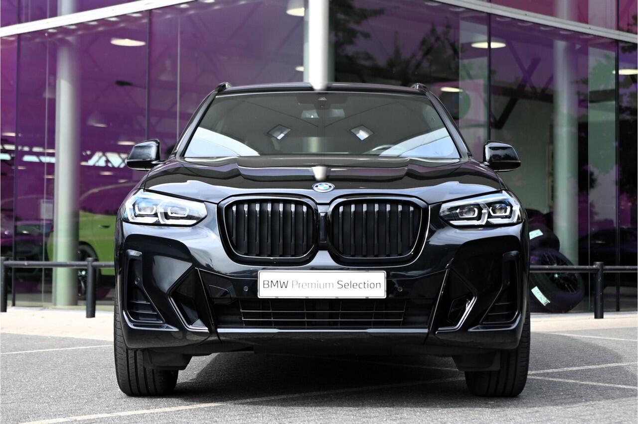 BMW X3 xDrive30e High Executive M Sport Automaat / Panoramadak / Achteruitrijcamera / Sportstoelen / Adaptief onderstel / Stoelverwarming / Adaptieve LED / Parking Assistant / Live Cockpit Professional