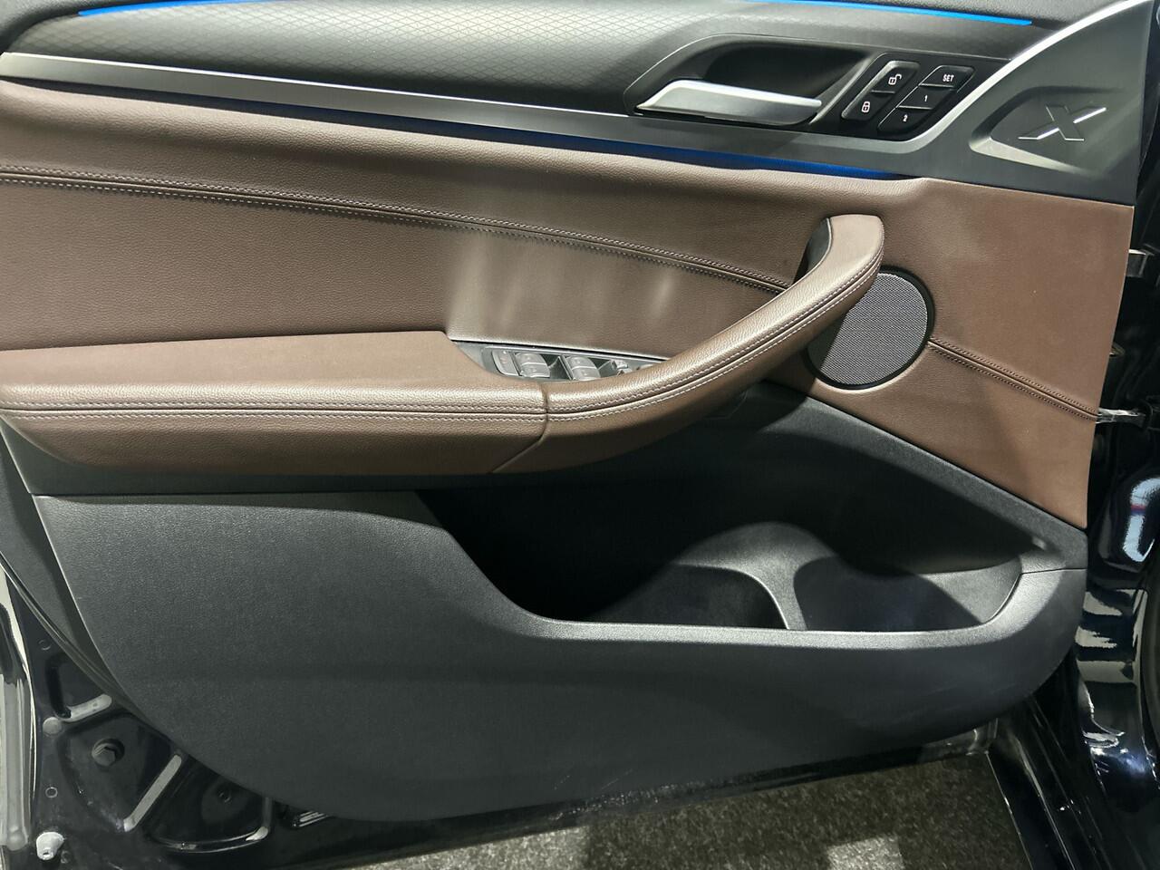 BMW X3 iX3 High Executive 80 kWh | Panoramadak | Lederen bekleding | HUD | 21 inch Velgen | Sportstoelen | M - Sport | SoH (batterijcheck) 96,9 % score!