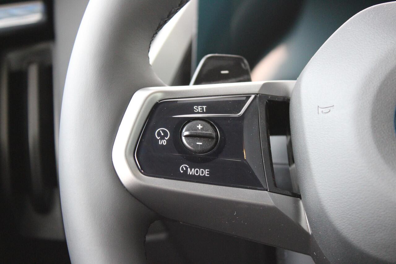 BMW X3 30e xDrive M Sport Automaat / Panoramadak / Trekhaak / Sportstoelen / Adaptieve LED / Stoelventilatie / Parking Assistant Plus / Stuurverwarming