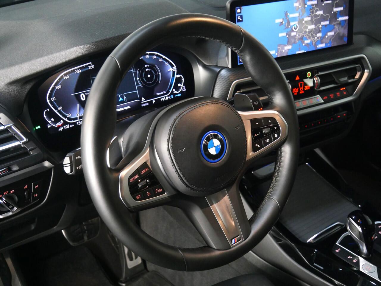 BMW X3 xDrive30e High Executive M Sport Automaat / Laserlight / Sportstoelen / Parking Assistant / Live Cockpit Professional / Stoelverwarming