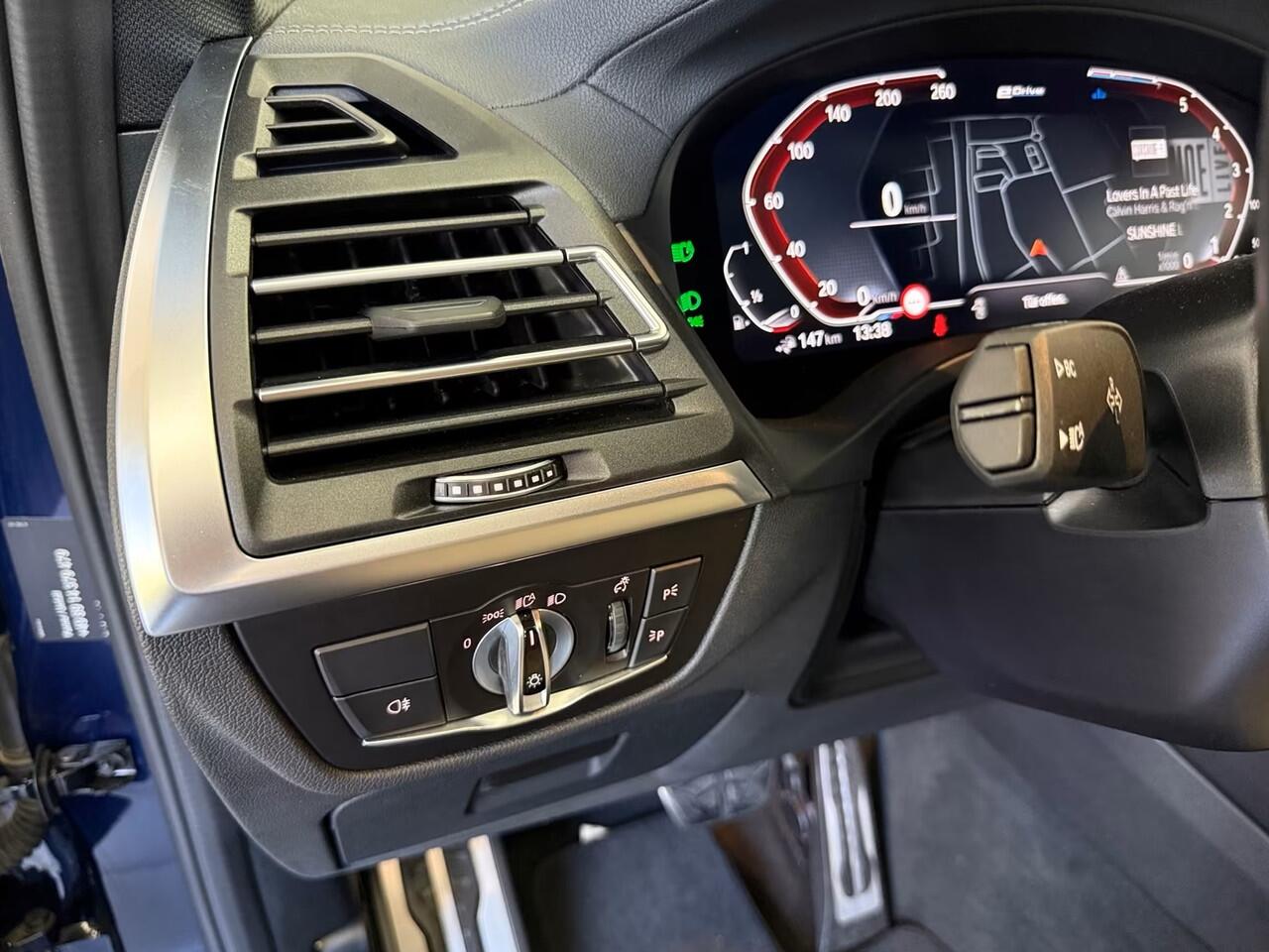 BMW X3 xDrive30e M-SPORT ** LASER, NAVI+, IVORY LEDER, PANORAMA, 20-inch LMV, TANSANIT INDIVIDUAL ** 1e EIG ** ** INFORMEER OOK NAAR ONZE AANTREKKELIJKE FINANCIAL-LEASE TARIEVEN **