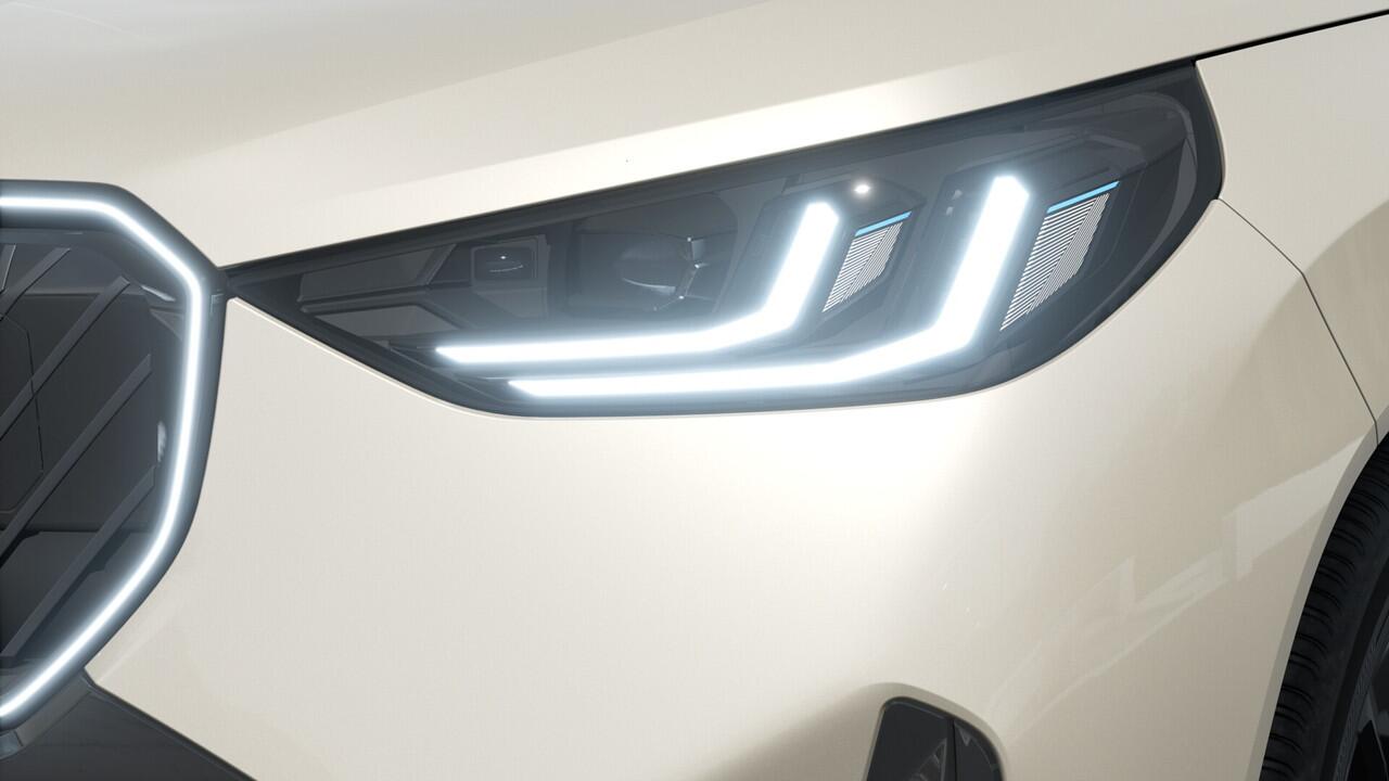 BMW X3 xDrive30e M Sport Automaat / Panoramadak / Trekhaak / Sportstoelen / Stoelventilatie / Parking Assistant Professional / Comfort Access / Adaptieve LED / Harman Kardon