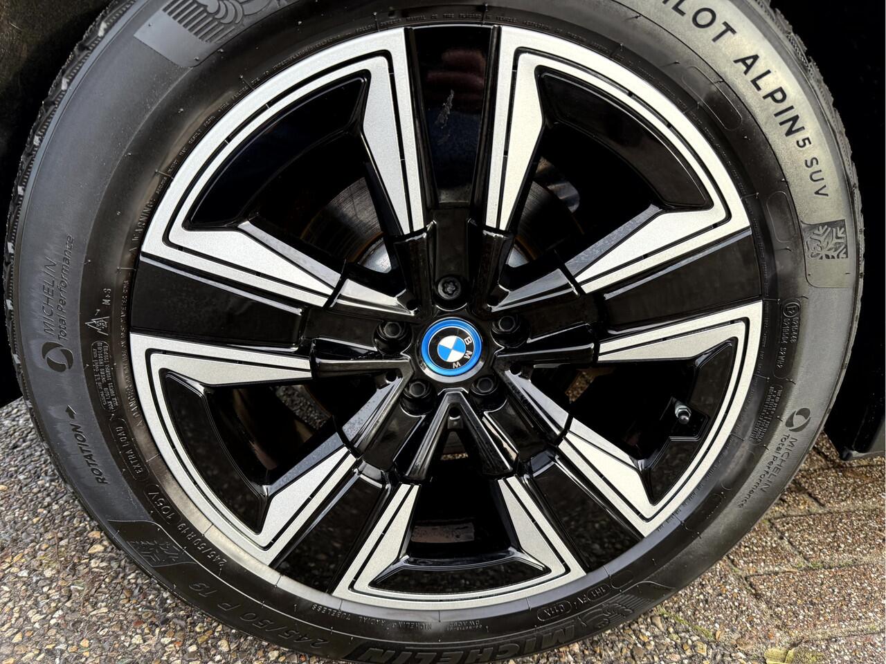 BMW X3 iX3 Executive 80 kWh SOH 97.2%, Panoramadak, Camera, Carplay/Android