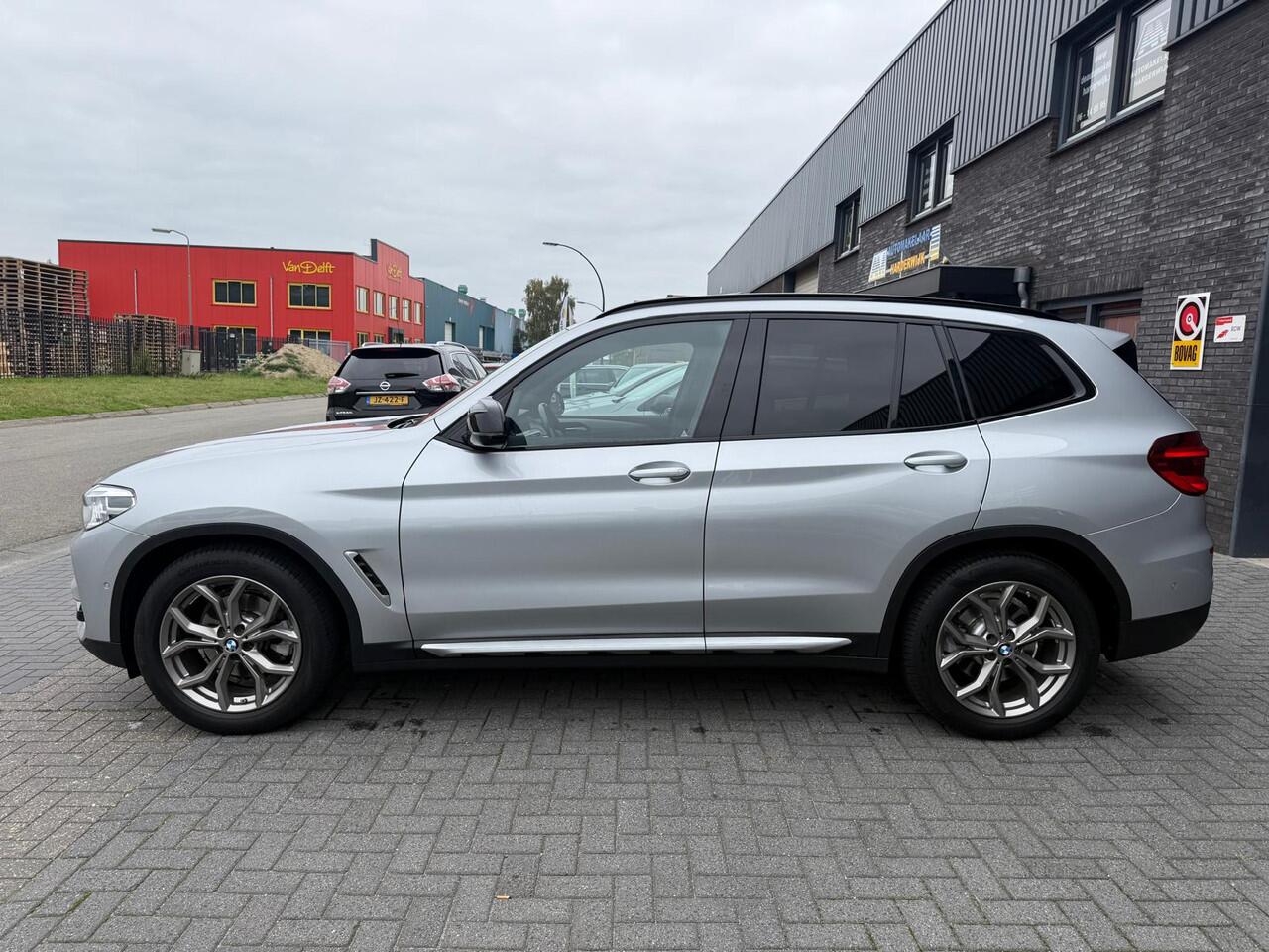 BMW X3 sDrive20i Launch Edition High Executive | 2E EIGENAAR | 12MND GARANTIE | LED | DAB | NAVI | PANO | AUTOMAAT | LEDER | NL AUTO |