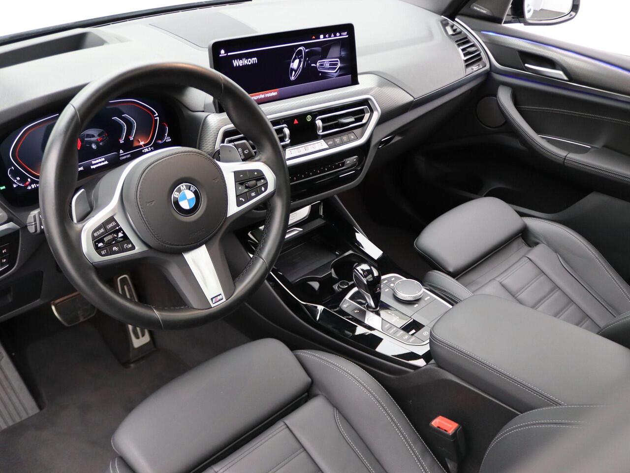 BMW X3 xDrive30i High Executive | M Sportpakket | Trekhaak | Panoramadak | Driving Assistant | Active Cruise Control | Head-Up Display | Harman Kardon | 20''