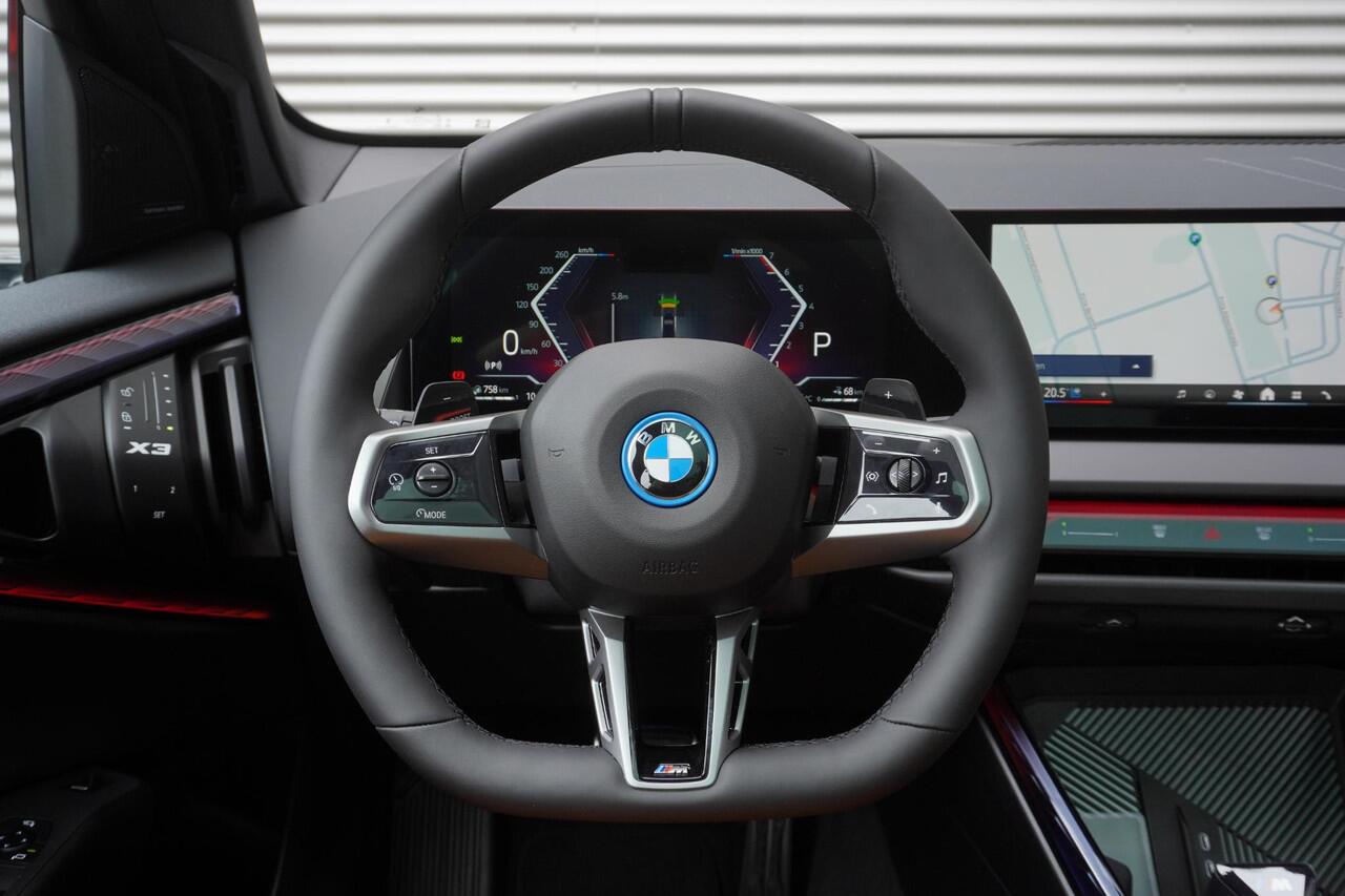 BMW X3 30e xDrive M Sportpakket Pro | Trekhaak met elektrisch wegklapbare kogel | Glazen panoramadak | Professional Pack | Comfort Pack